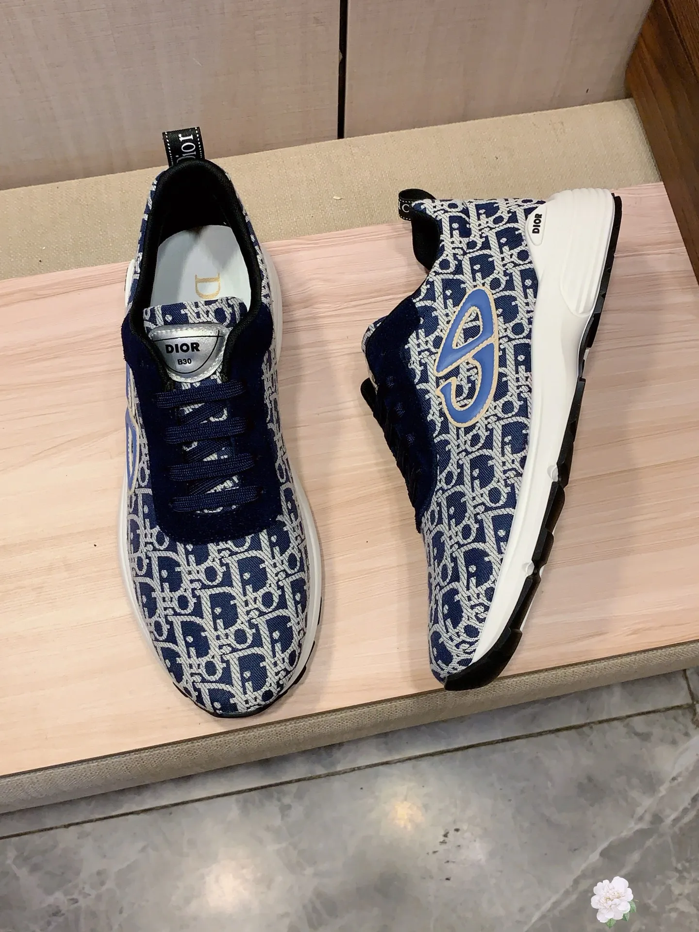 Men's Men's Shoes💰442💰💰🎩🎩[Lightning][Lightning] "Dior DIOR*" The latest and most popular casual shoes, top brand [seduce] luxury ~ purchasing agency, top ~ quality. [Strong] The upper is made of imported breathable cowhide with material ➕ breathable sheepskin feet (•) and fine workmanship. The original stylish and stylish soft rubber wear-resistant and non-slip outsole is light and comfortable on the feet. The real thing looks better when photographed in person. 0121: code: 38-44, 5️⃣ colors selected